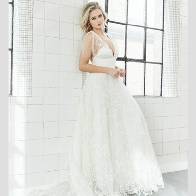 Bridal designer Sassi Holford is offering a 15% discount to NHS staff