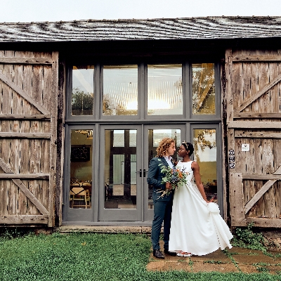 Tie the knot at The Barn At Drovers