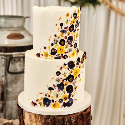 The latest wedding cake trends
