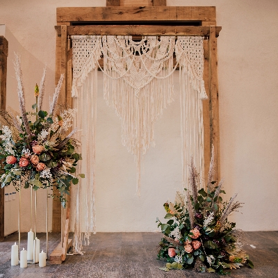 Discover the beauty of new wedding venue, Bennetts Willow Barn, in this boho-inspired styled shoot