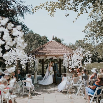 Tie the knot at Moddershall Oaks