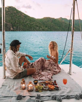 Honeymoon on a private yacht: Image 1