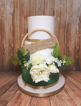 Five minutes with Tamworth-based wedding cake designers: Image 1